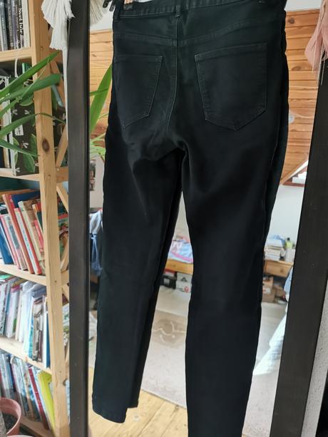 Rifle s gumou v pase, esmara,34