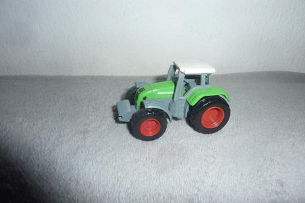Traktor,kovový, kvalitný., 