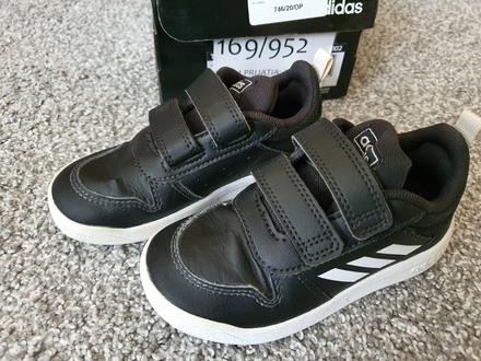 Adidas botasky, adidas,25