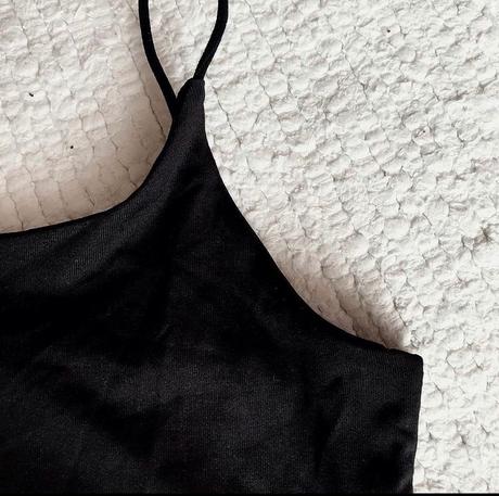 Elastický crop top so špagetovými ramienkami, s / xs