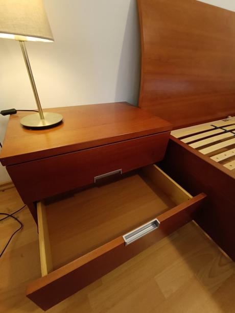 Set manželská posteľ + komoda,