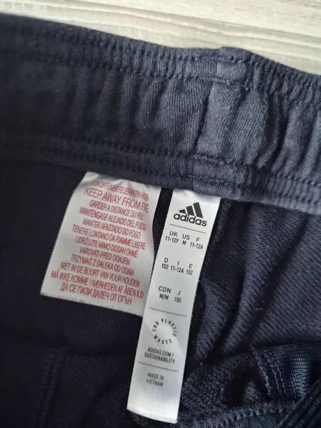 Pekné adidas tepláky - letné, adidas,152