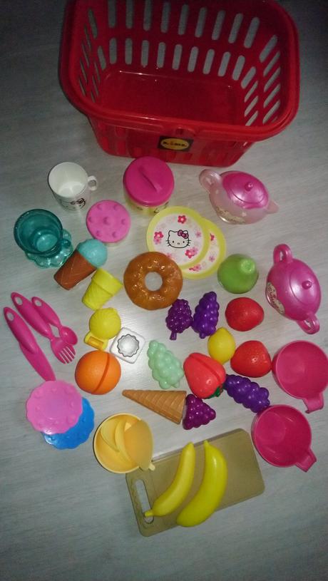 Plastové potraviny s košíkom, 