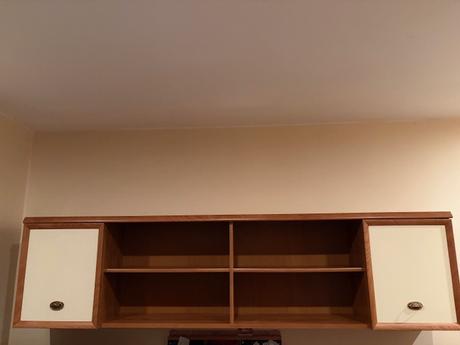 Komoda a závesná skrinka - zachovalý set,