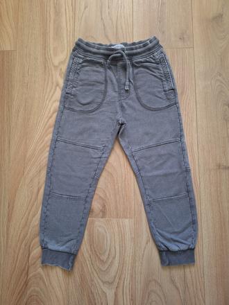 Nohavice, reserved,122