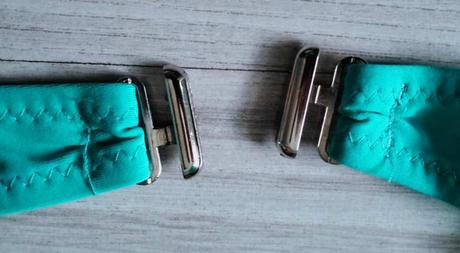 Plavková podprsenka tyrkysovo čierna, v.95c/100c, xl