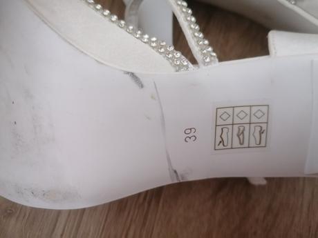 Svadobné topanky, 39