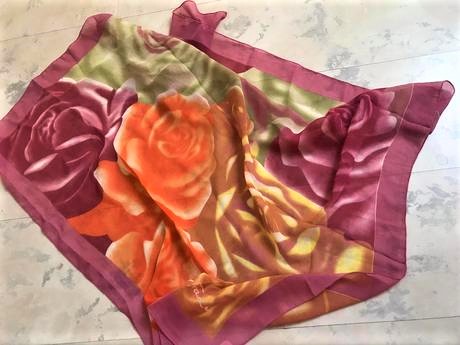 Jemná šatka okolo krku, l