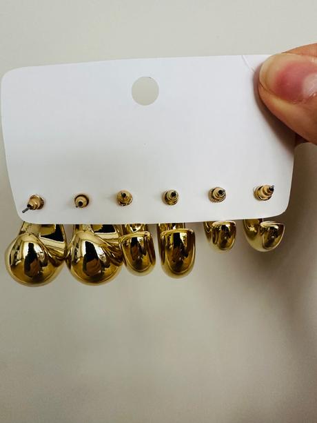 Zlata sada náušníc, 