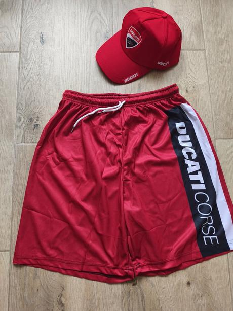 Šiltovka a kraťasy, xxl