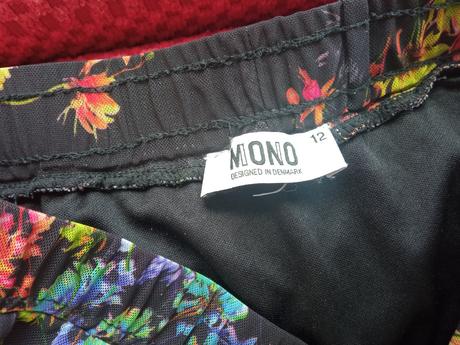 Elegantná kvetovaná súprava, 146