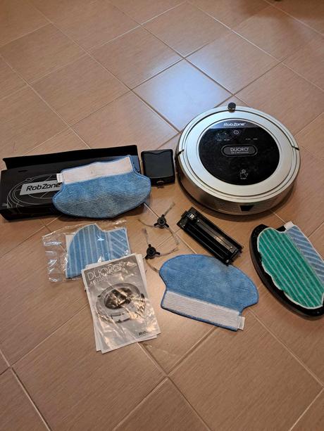 Robotický vysávač - robzone,