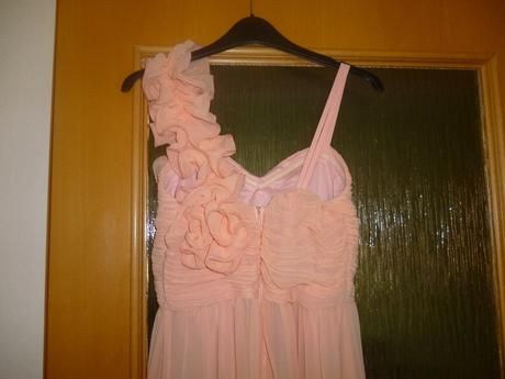 Príležitostné šaty., 38