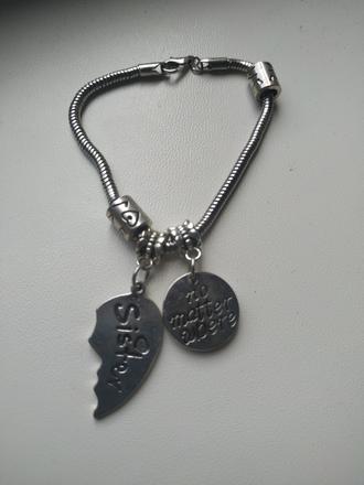 Náramok pre sestru, 