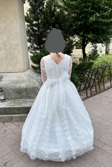 Šaty na prvé sväté prijímanie, 122