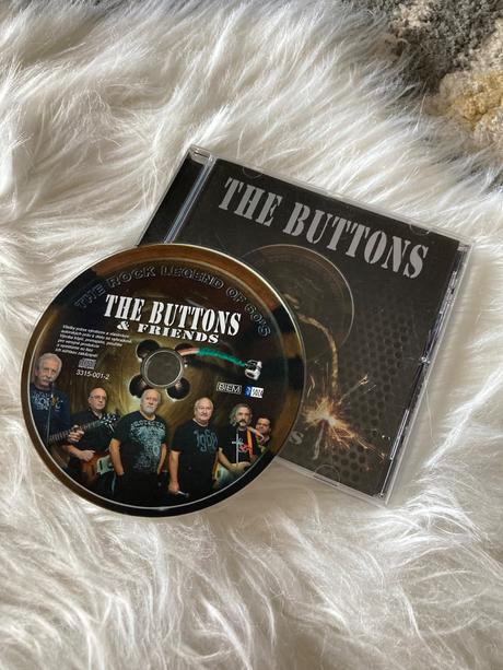 Cd the buttons and friends,