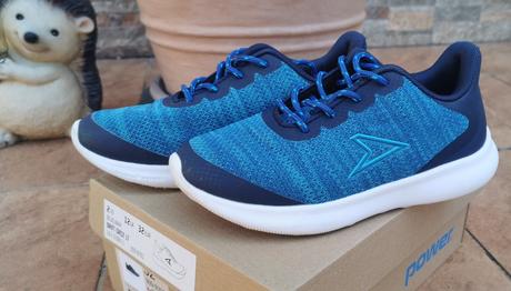 Tenisky ľahučké ako skechers od baťu, 32