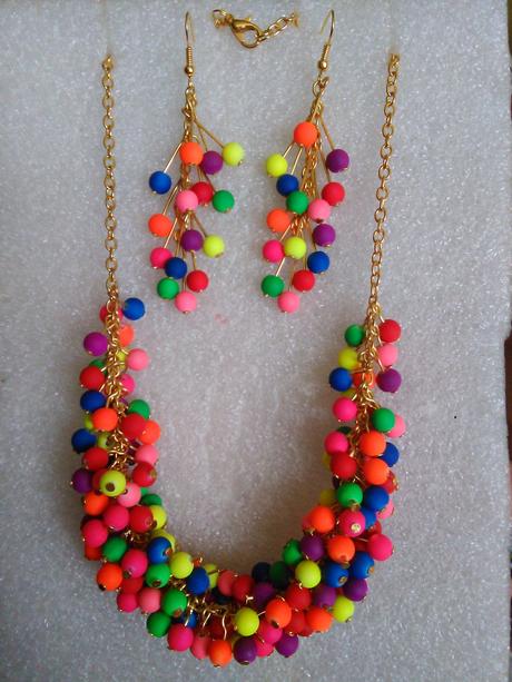 Náhrdelník + náušnice,