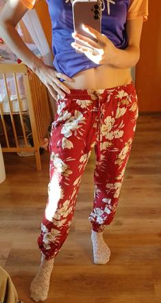 Letné cervene nohavice, 36