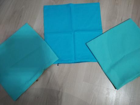 Navliecky  cca 30 x 30 tyrkysovy a zelene, 