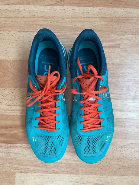 Tenisky on clouds, 38