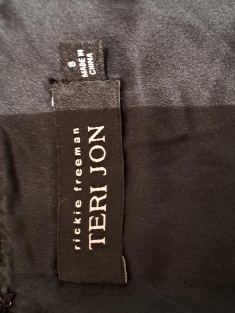 Zaujímavé  vlnené vintage šaty s bolerkom, 38