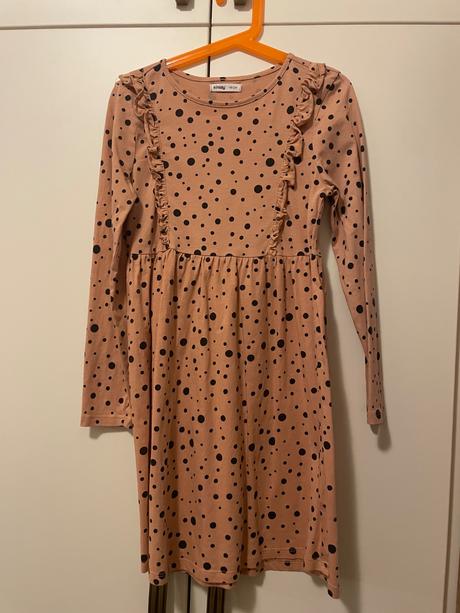 4 saty vel. 140 + 1 kabelka + dalsie, sinsay,140