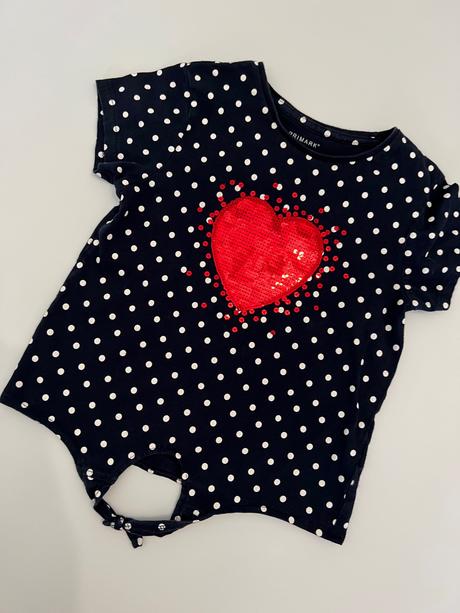 Rozkošné bodkované tričko so srdcom, primark,128