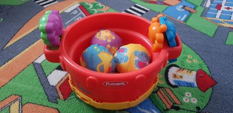 Hrací hrniec playskool,