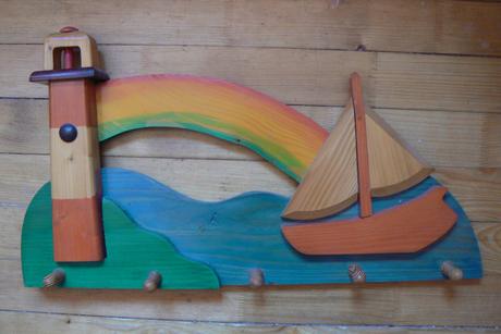 Mohutný detský vešiak maják,