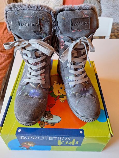 Dievčenské zimné topánky - čižmičky s kožušinou, protetika,36