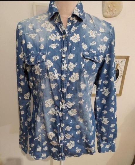 Kvietkovana riflová košeľa, 38