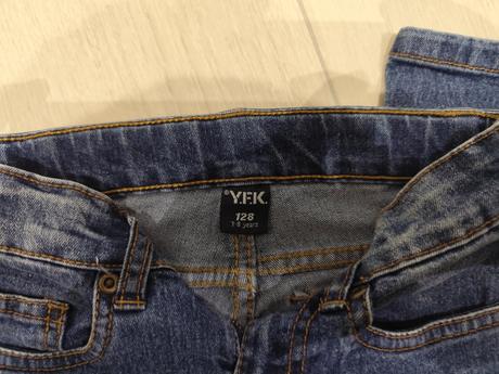 Predám dievčenské rifle, 128