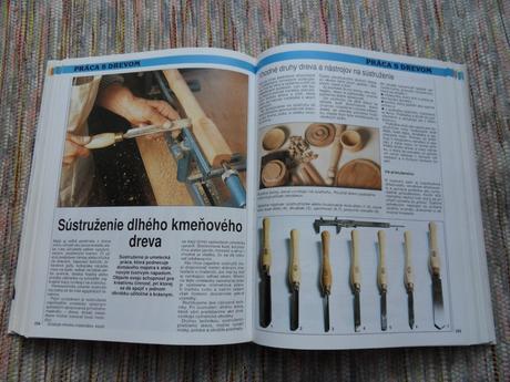 2 knihy - príručka domáceho remeselníka + sviatočn, 