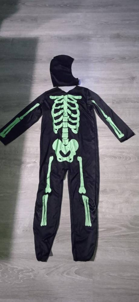 Kostym kostra pre celu rodinu, 