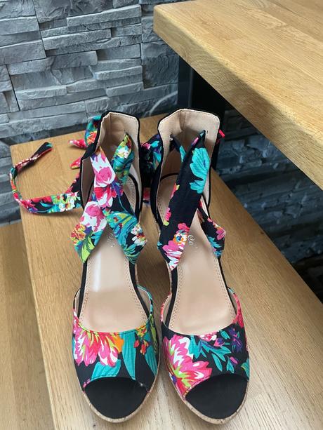 Ovinovacie sandalky tina & co, 40