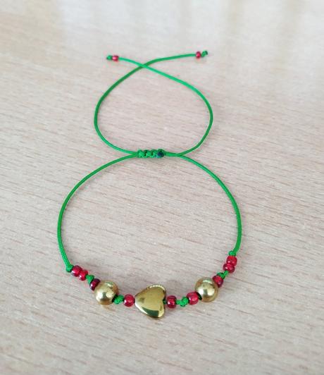 Náramok so srdiečkom, 