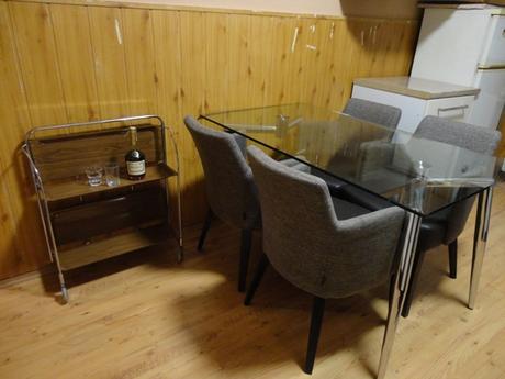 Vozík na servírovanie,