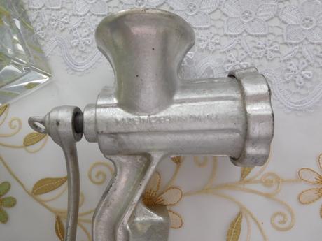 Mlynček na maso-made in čechoslovákia---5 porkert, 