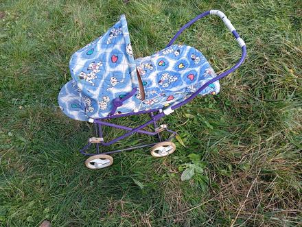 Darujem detský dievčenský kočík, 