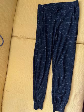 Darujem teplaky vel. 140, 140