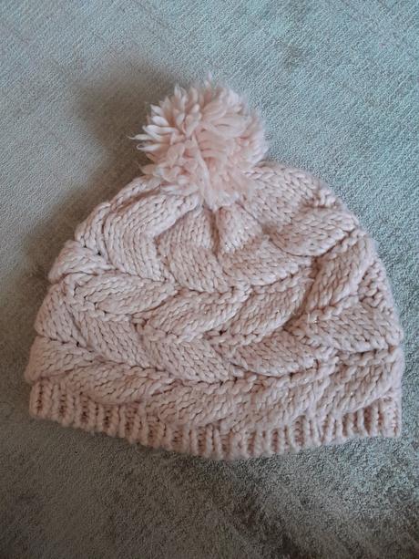 Predám dievčenskú čiapku, reserved