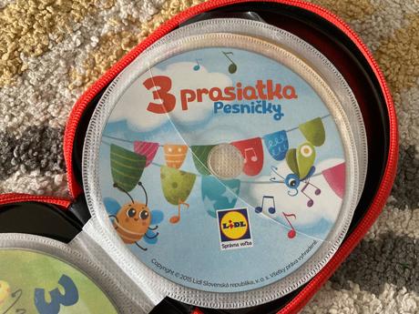 14ks cd a dvd rozprávok a pesničiek s puzdrom,