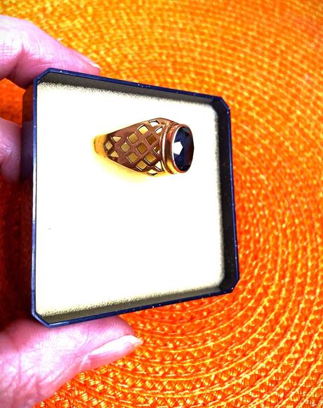 Starožitný prsteň so zafírom, 