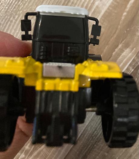 Autíčko traktor, 