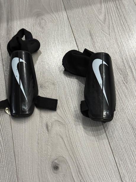 Chrániče nike, 