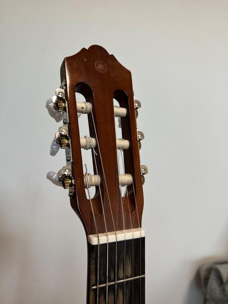 Gitara 3/4 yamaha cs 40,
