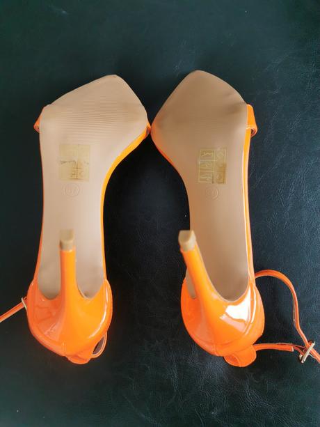 Neónovo oranžové sandále, 37