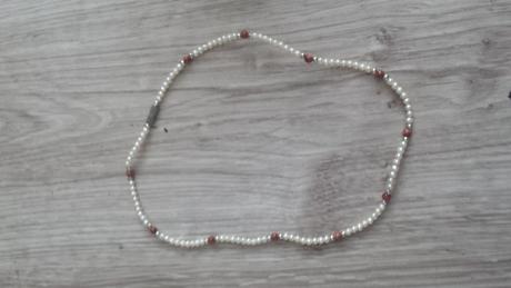 Nahrdelnik bizuteria, 