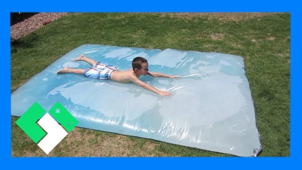 Ako ste vyrobili vodnú šmýkačku pre deti?